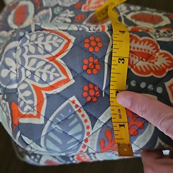 Vera Bradley Tote - Picture 7 of 7